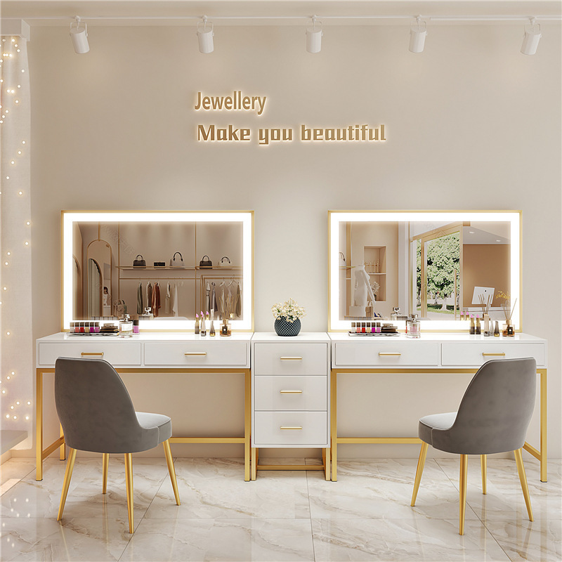 Beauty Makeup Studio - Nail art makeup artist studio professional