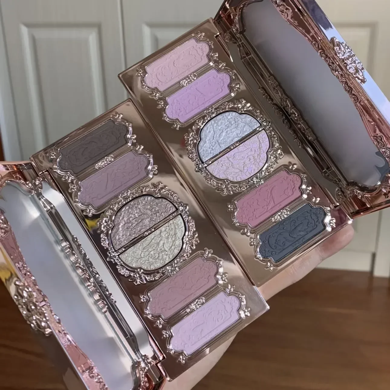 Flower Knows Butterfly Cloud C - Beauty Book Makeup Kit recension och pris