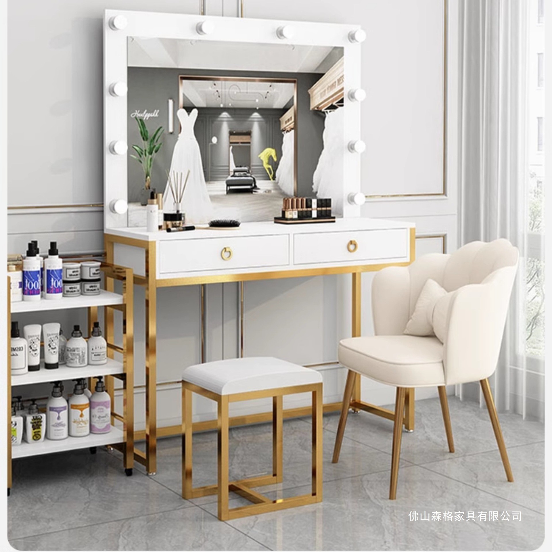 Studio dresser with lamp mirro - Beauty Makeup Studio recension och pris