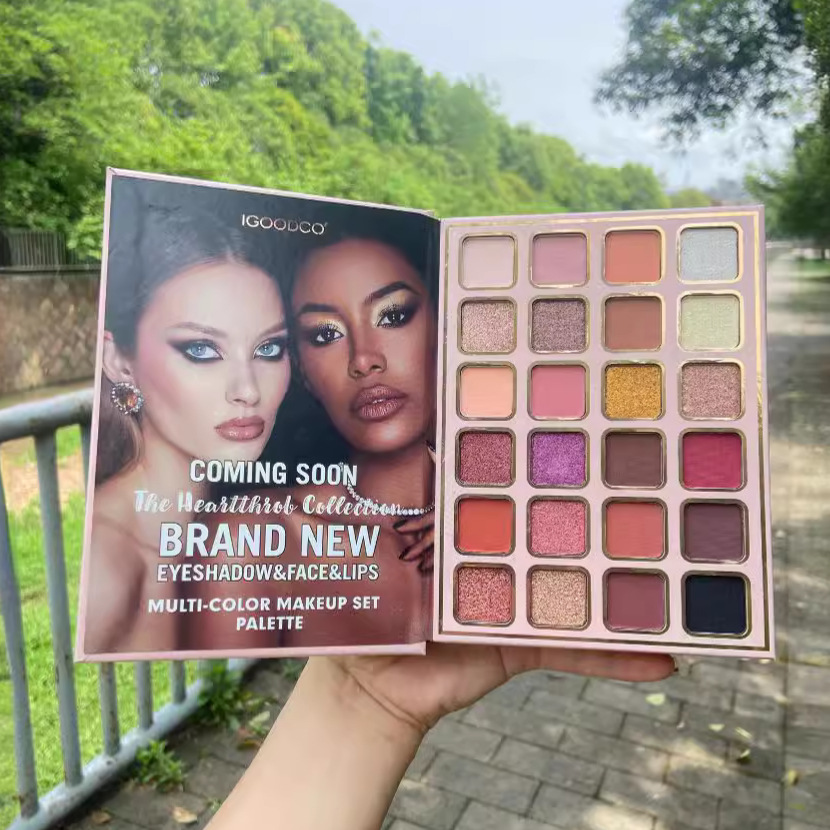 Professional 78-Color All-in-O - Beauty Book Makeup Kit recension och pris