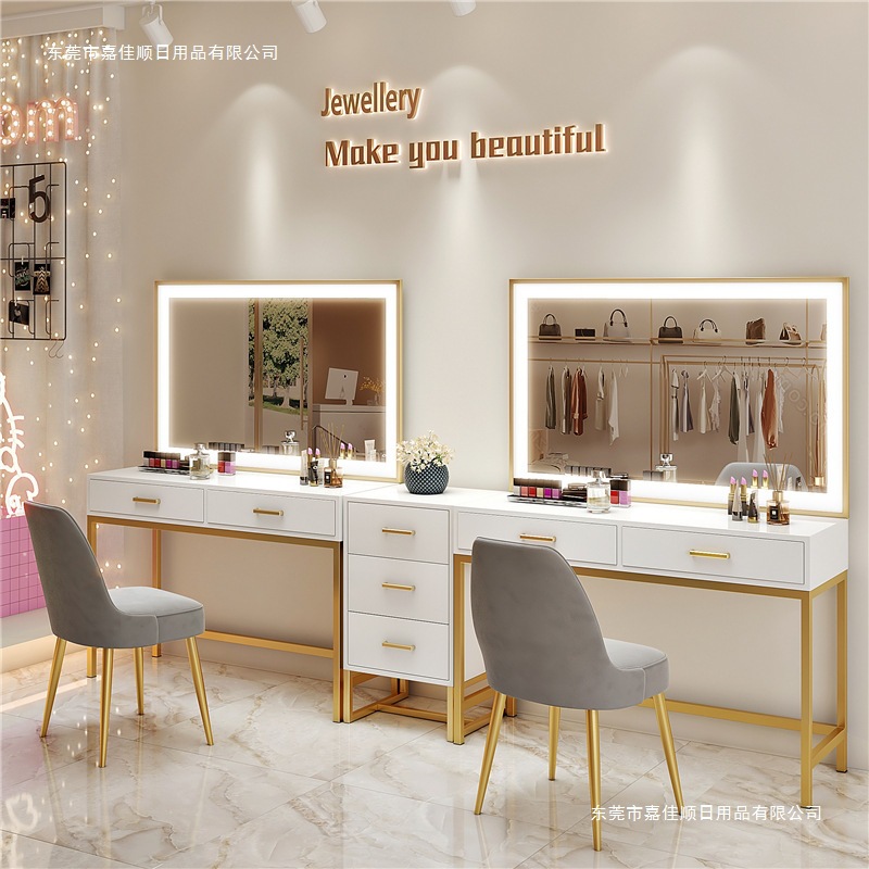 Nail art makeup artist studio  - Beauty Makeup Studio recension och pris
